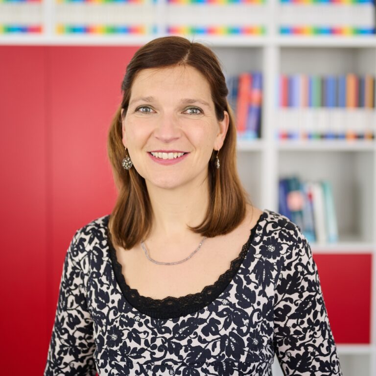 portrait of Julia Langbein